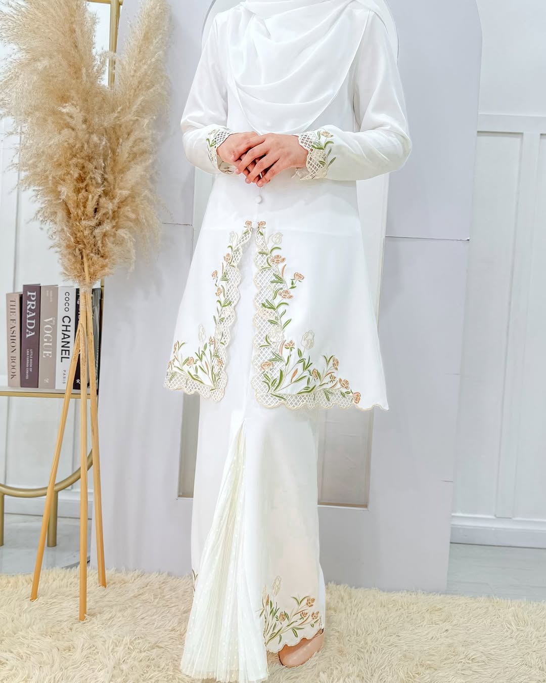 Julia Kurung