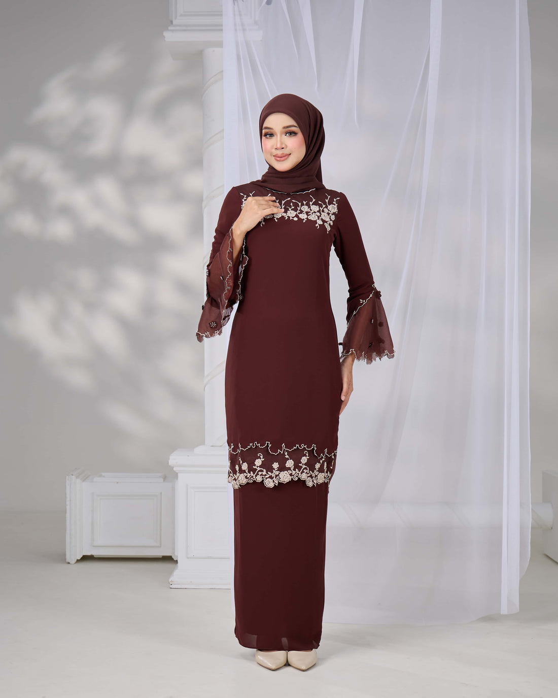 Evaris Kurung