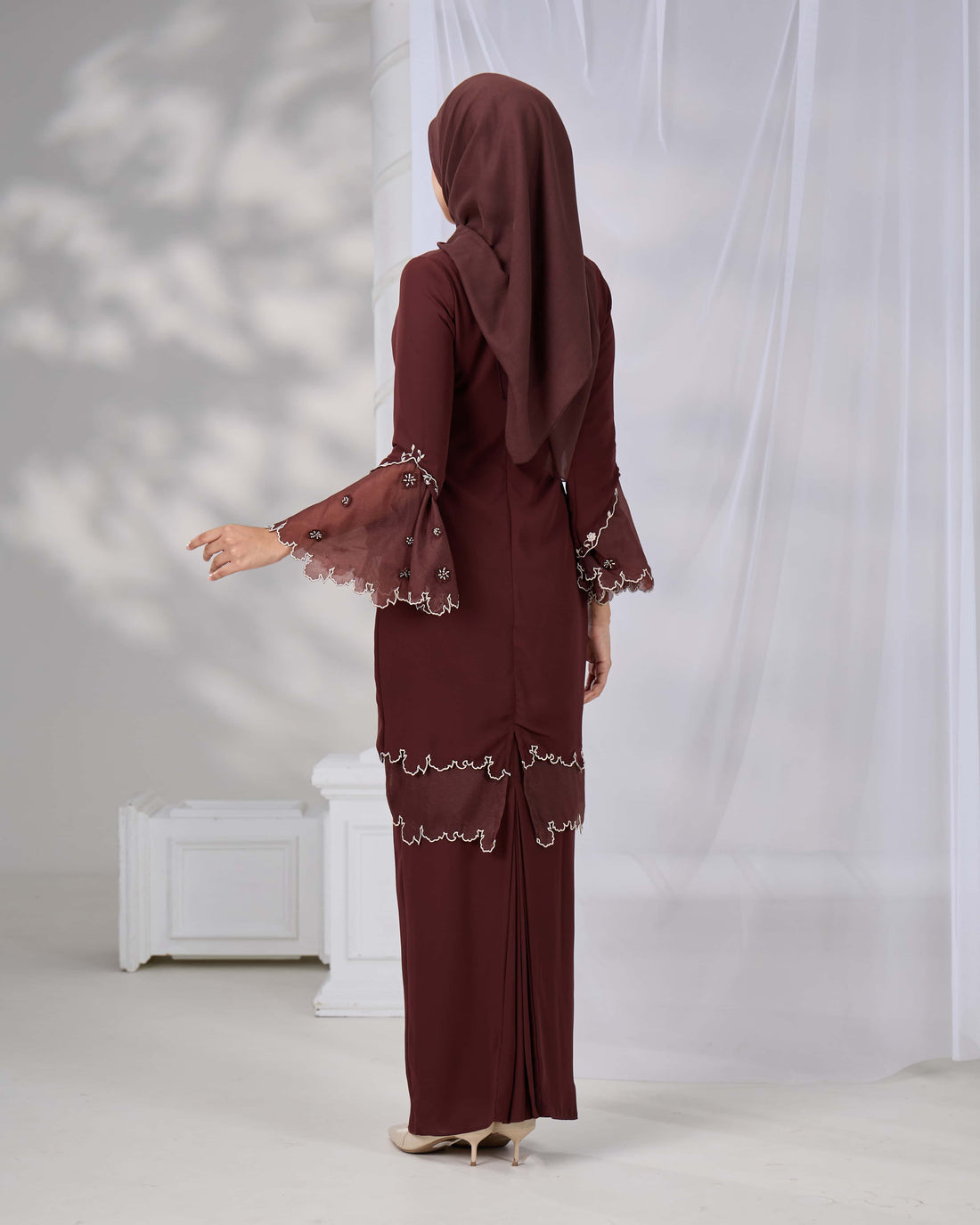 Evaris Kurung