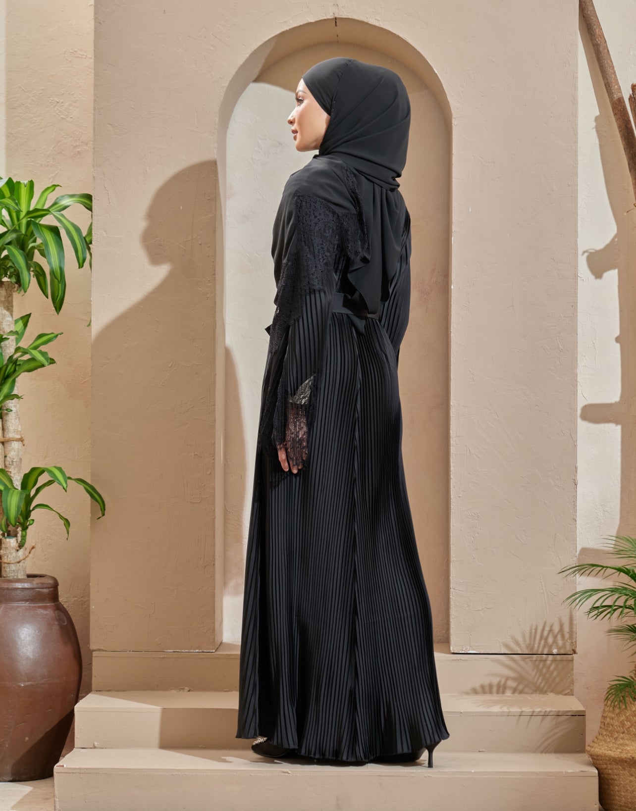 Black - Aleena Pleated Abaya