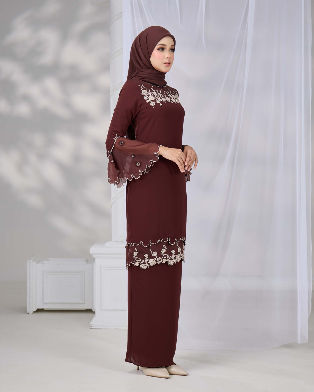 Evaris Kurung