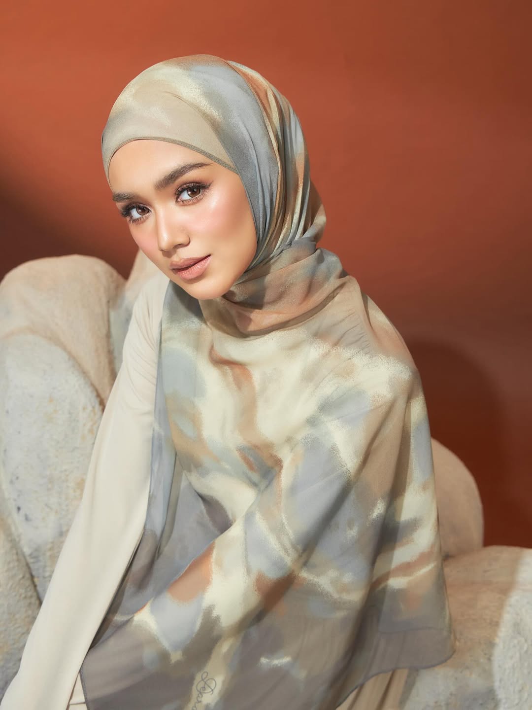 Lauren - Thessalia Shawl