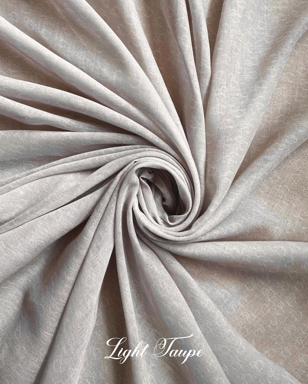 Light Taupe - Plain Dearaya SQ