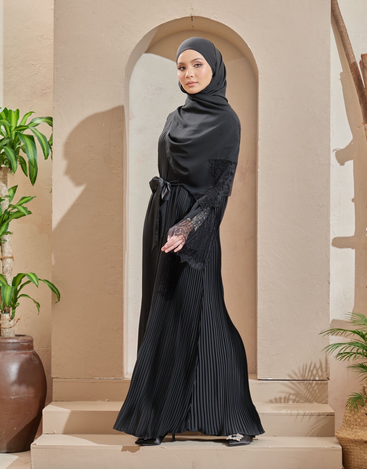 Black - Aleena Pleated Abaya