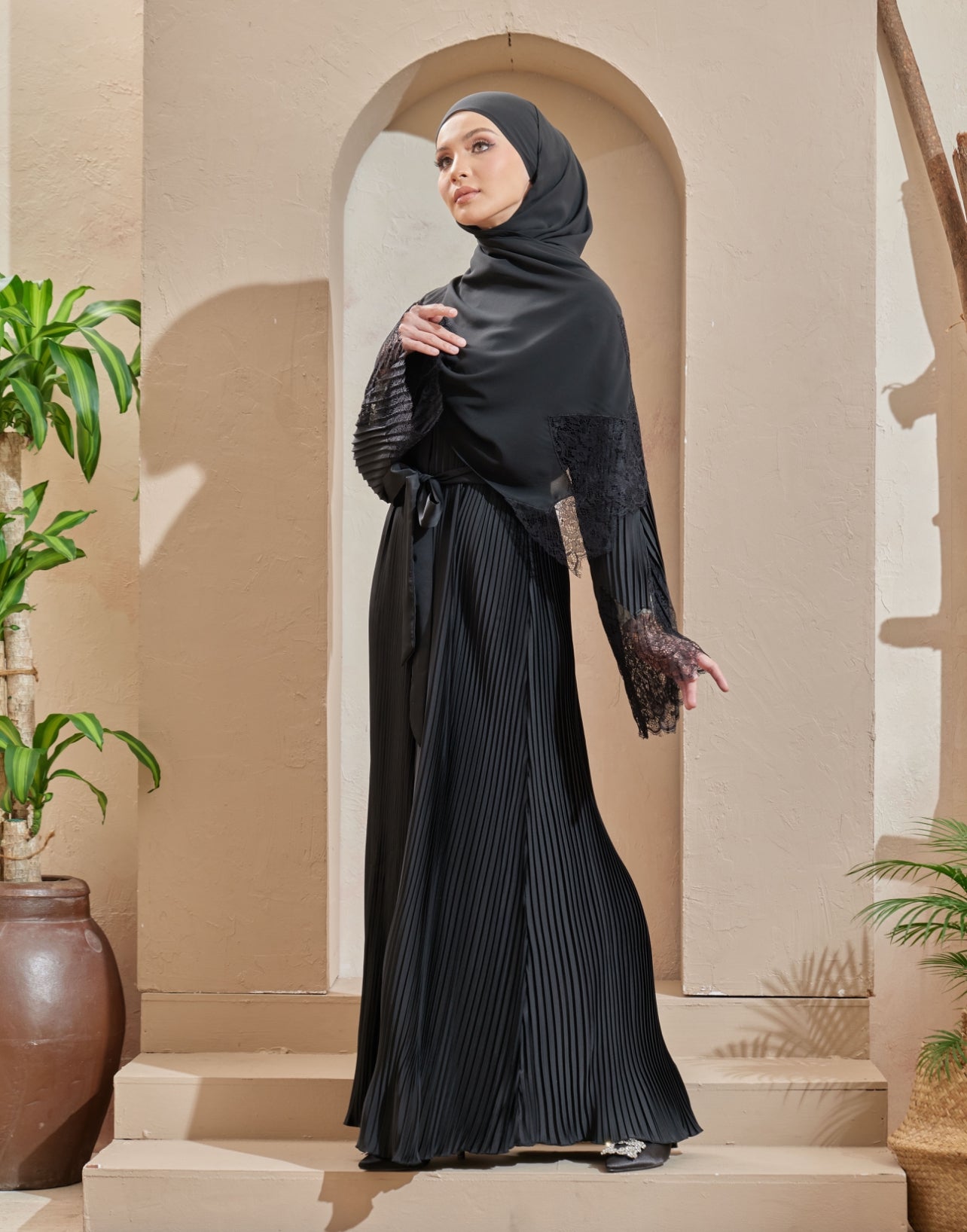 Black - Aleena Pleated Abaya