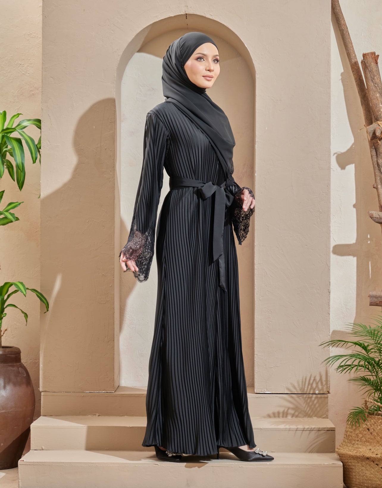 Black - Aleena Pleated Abaya