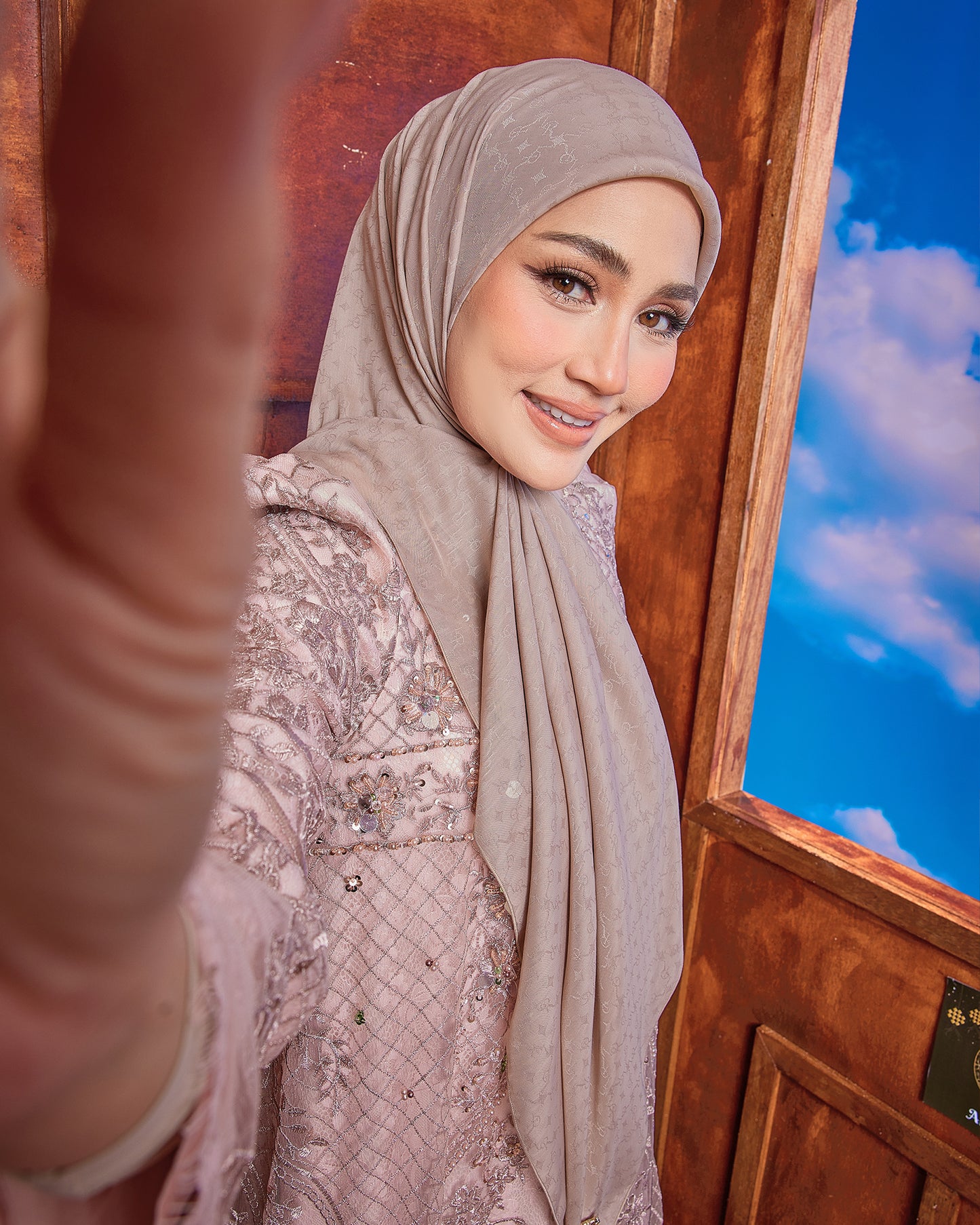 Nude - Raya Delights