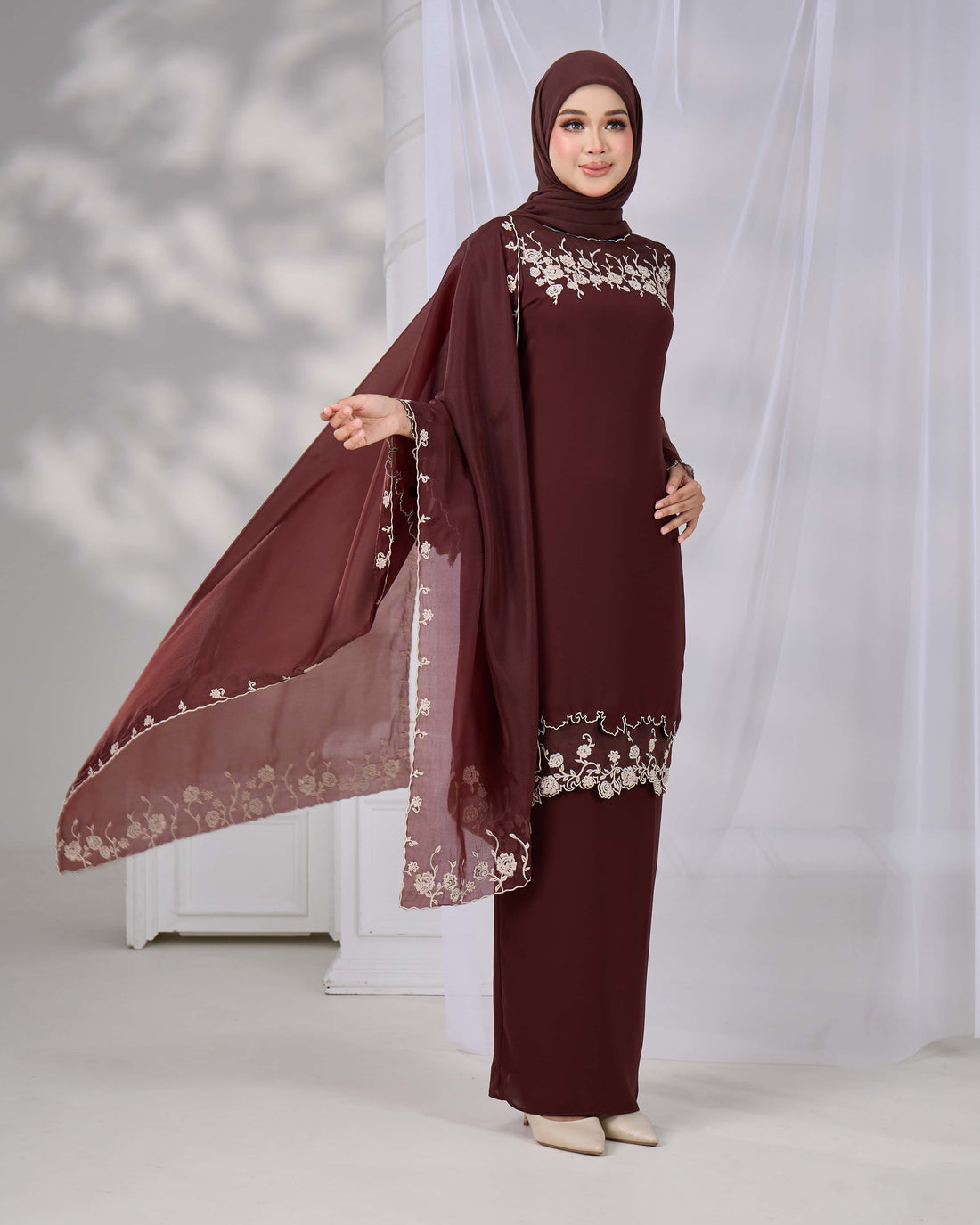 Evaris Kurung